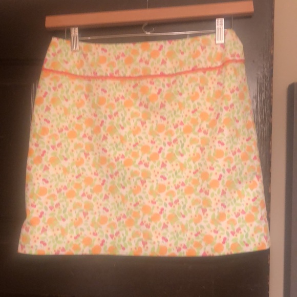 Lilly Pulitzer size 6 mini skirt. Like new. 97% cotton 3% spandex - Picture 6 of 6